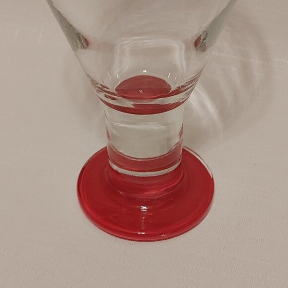 LOVELY Cocktail Glass PINK Base Fine Dining Bar Art GLASS - Picture 3 of 4